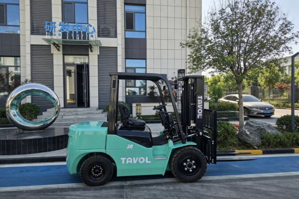 La révolution est là : chariot élévateur au lithium TAVOL série CPD 2026 !