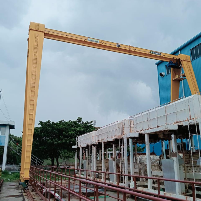 Grue à portique de type treillis MH de 10 à 25 tonnes avec porte-à-faux pour une utilisation en extérieur
