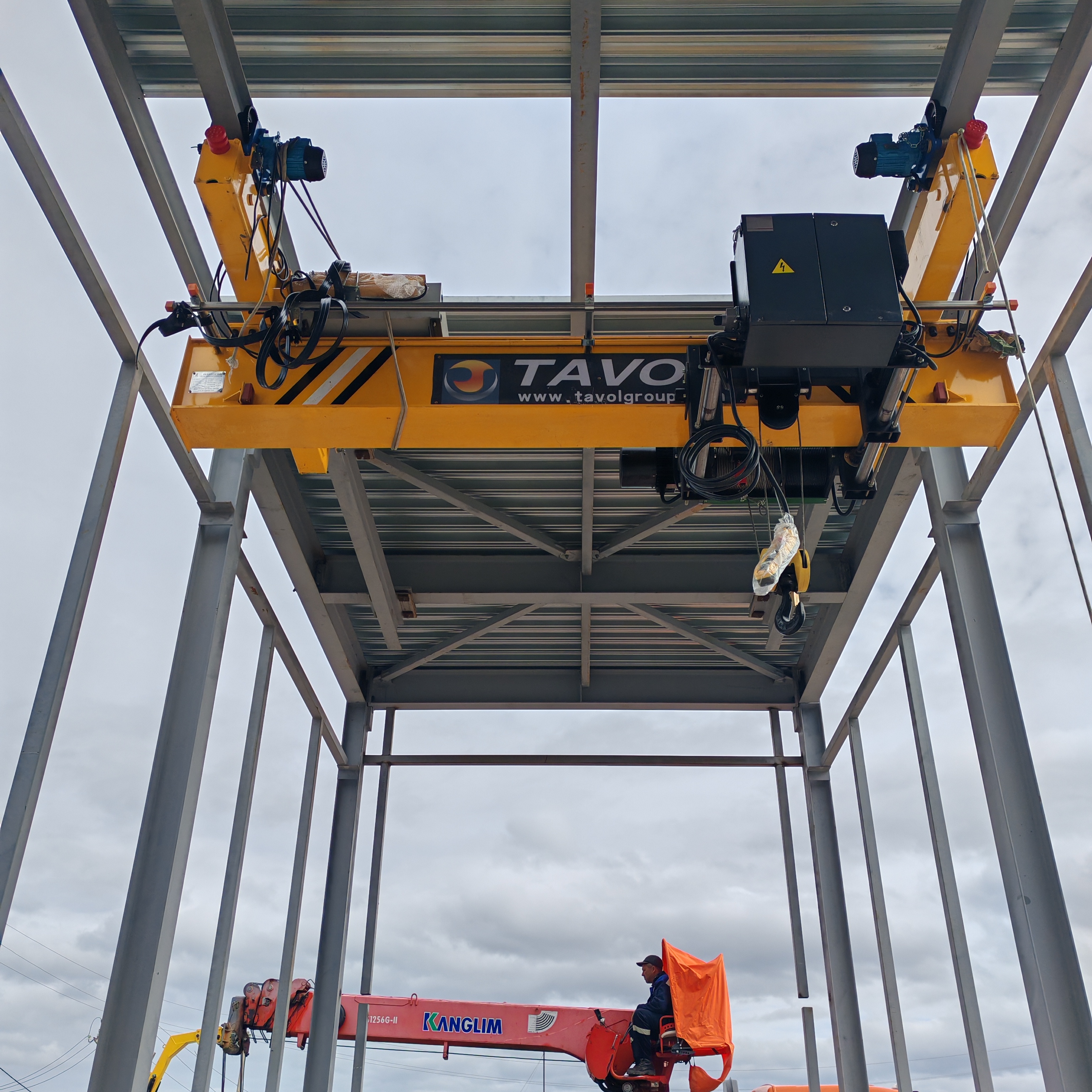 Sous-swlung Running Single Girder Bridge Granes